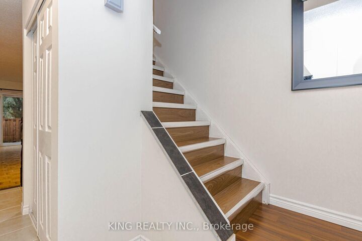 Property Photo: 46 Cedarwoods Crescent 6 ON N2C 2L7