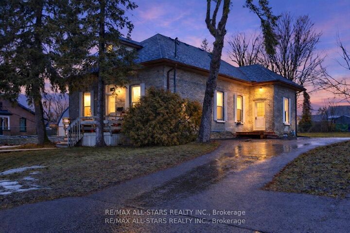 Property Photo: 36 Caroline Street ON K9V 1T1
