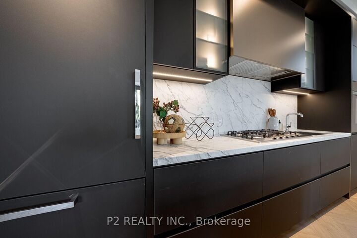 Property Photo: 2 Forest Hill Road 311 ON M4V 2L3
