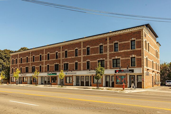 Property Photo: 760 Lakeshore Road E 207 ON L5E 1C7