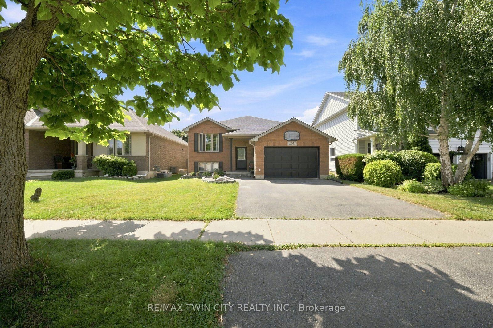 Property Photo:  22 Osborn Avenue  ON N3T 6P9 