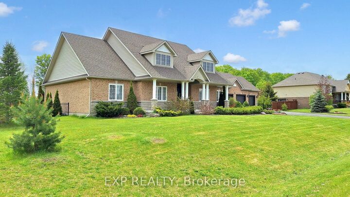 42 Somerville Crescent — photo 1