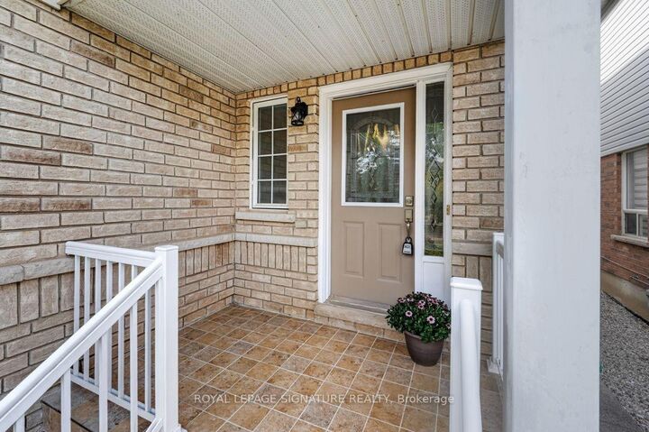 Property Photo: 19 Mossgrove Crescent ON L7A 3E6