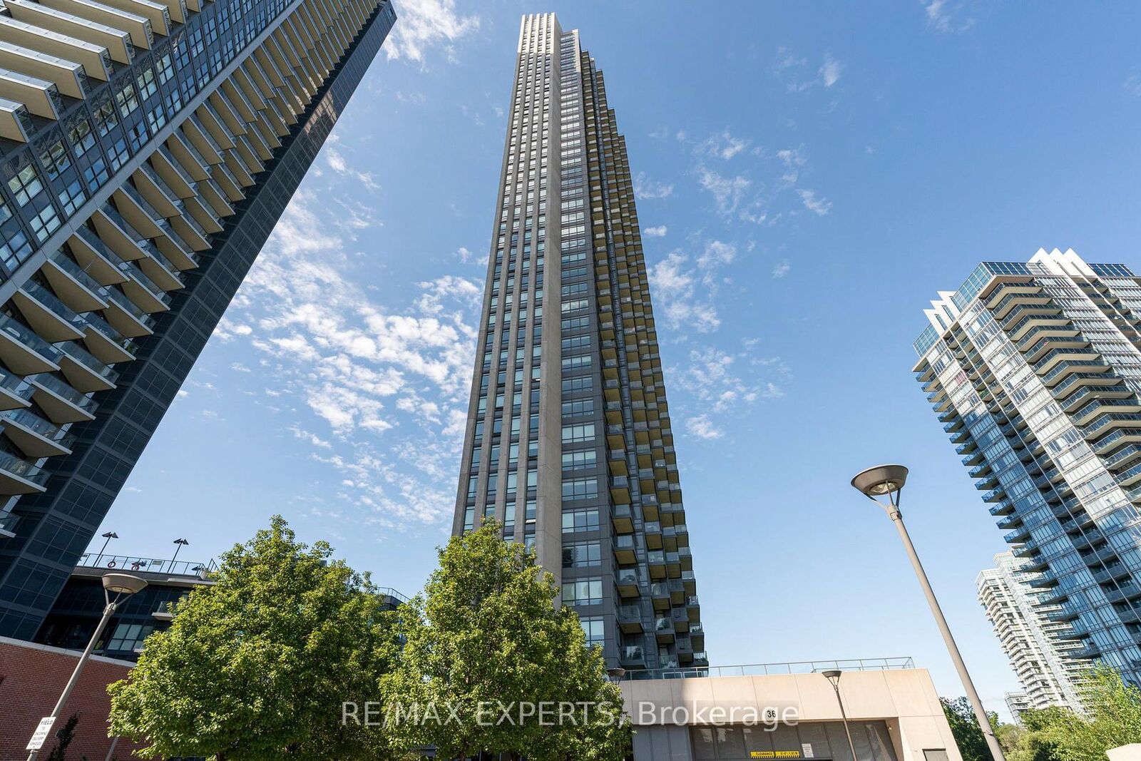 Property Photo: 36 Park Lawn Road 1905 ON M8V 0E5