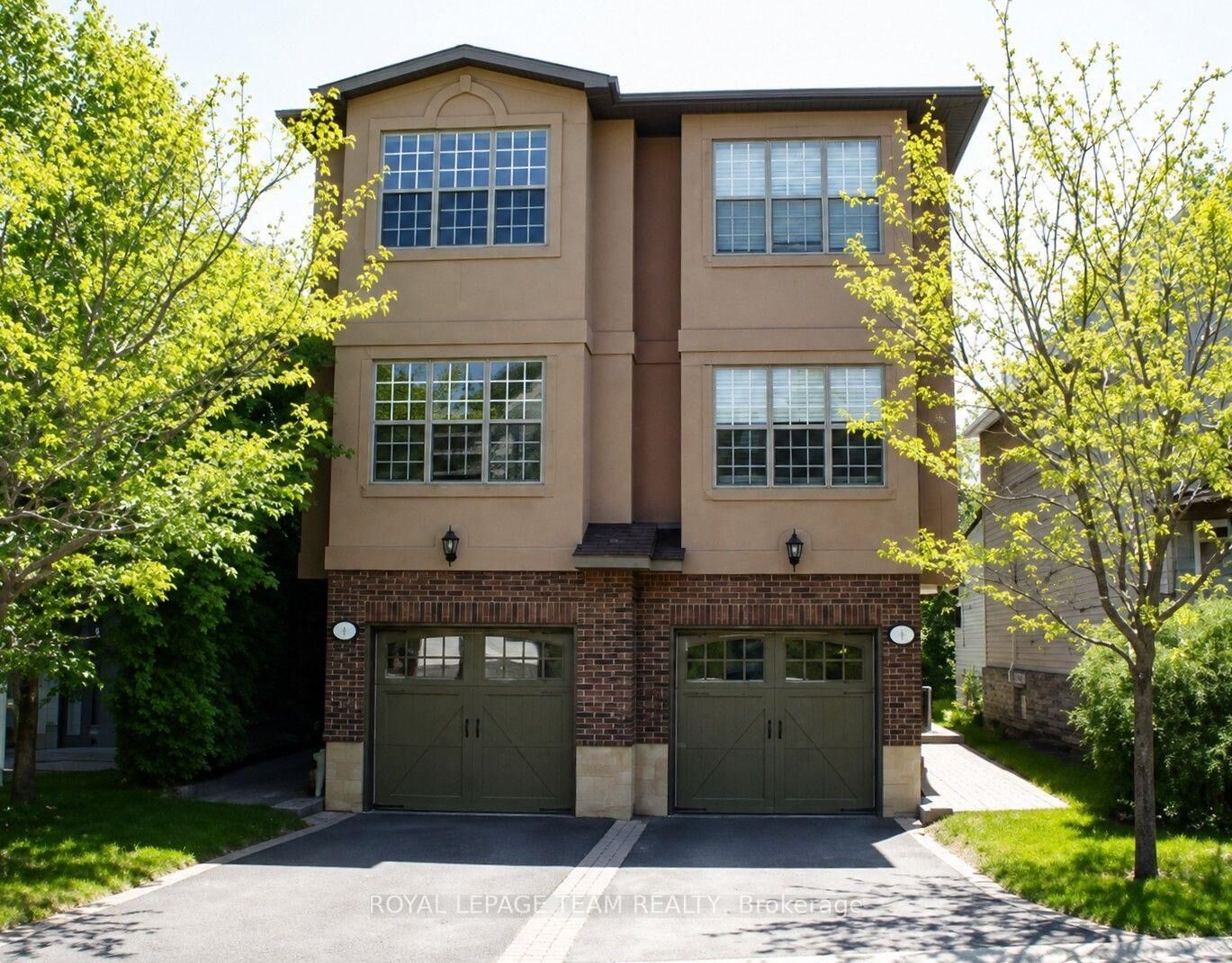 Property Photo: 48 Ella Street ON K1S 2S4