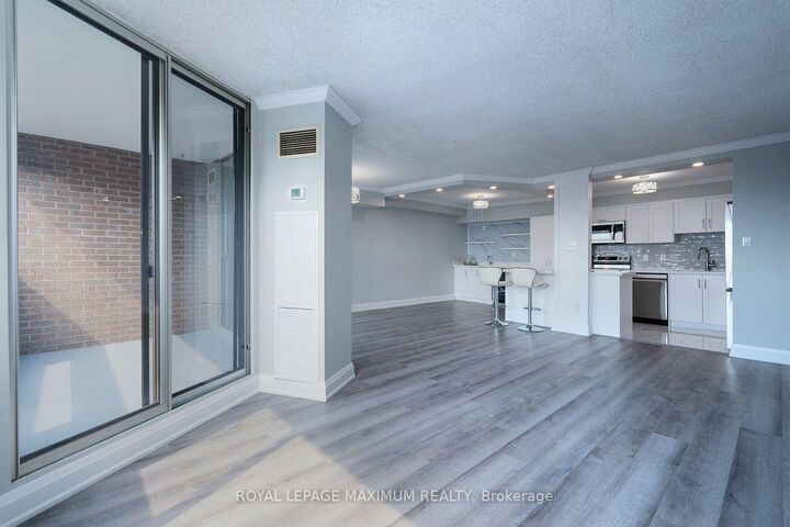 Property Photo: 50 Elm Drive E 1205 ON L5A 3X2