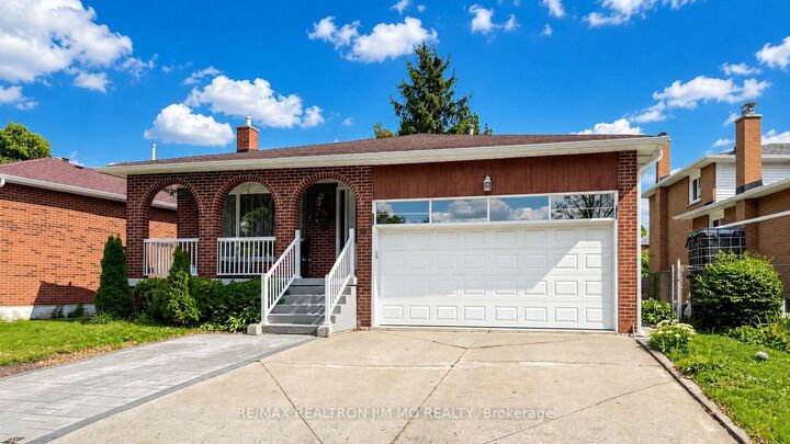 Property Photo: 211 Risebrough Circuit ON L3R 3J1