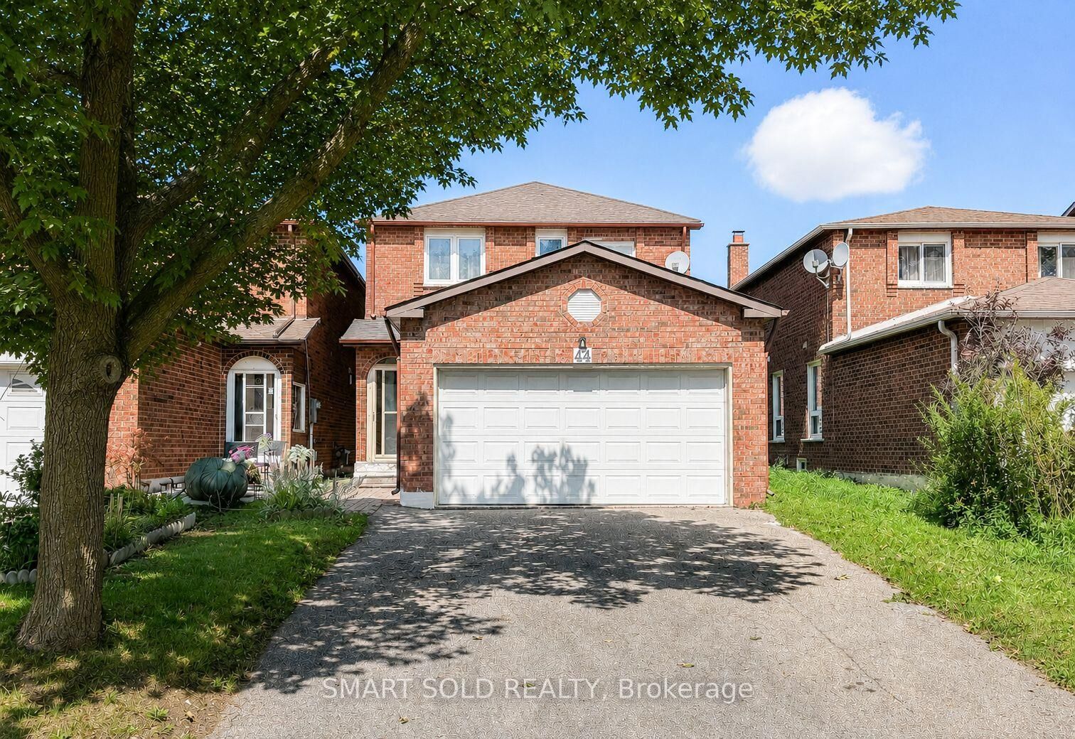 Property Photo: 44 Kenley Crescent ON L3R 6X2