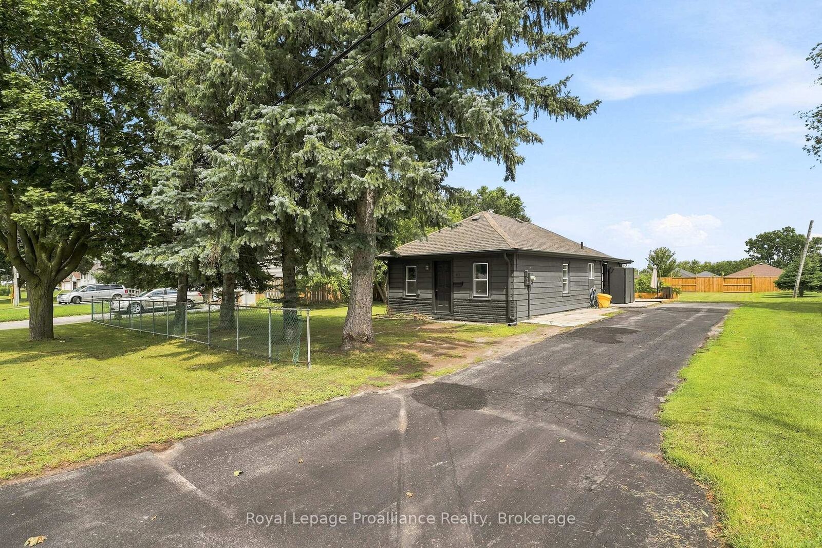 Property Photo: 161 University Avenue ON K8N 4Y4