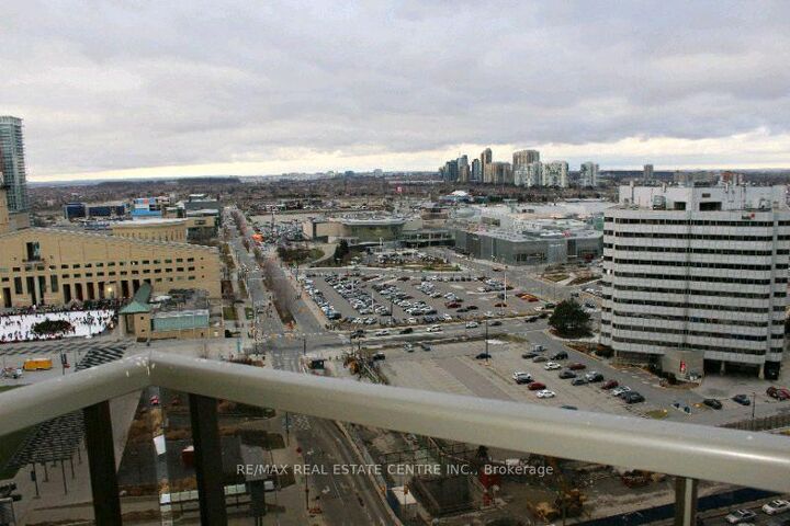 Property Photo:  3888 Duke Of York Boulevard 2023  ON L5B 4P5 