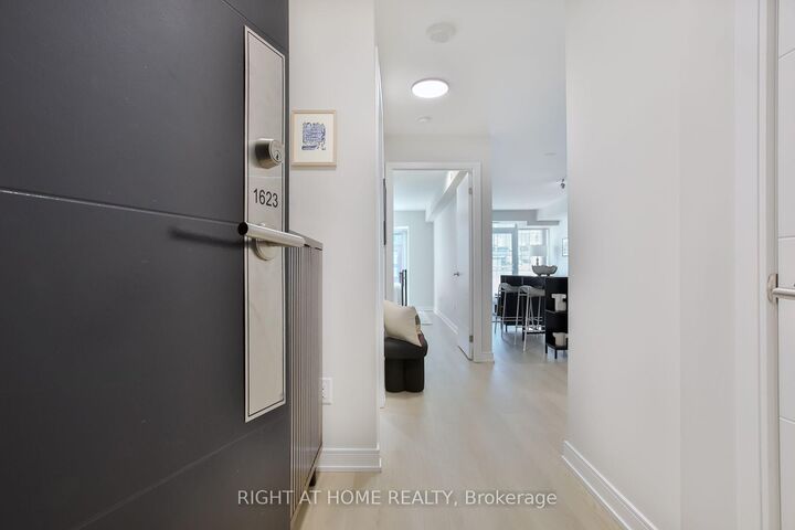 Property Photo: 525 Adelaide Street W 1623 ON M5V 0N7