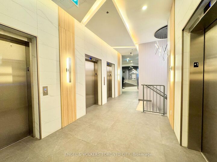 Property Photo:  60 Frederick Street 2605  ON N2H 0C7 