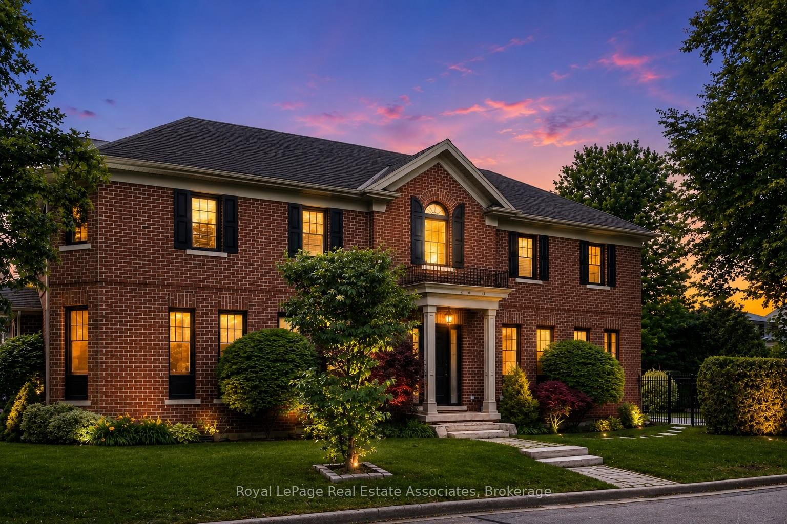 Property Photo: 32 Jopling Avenue N ON M9B 4E7