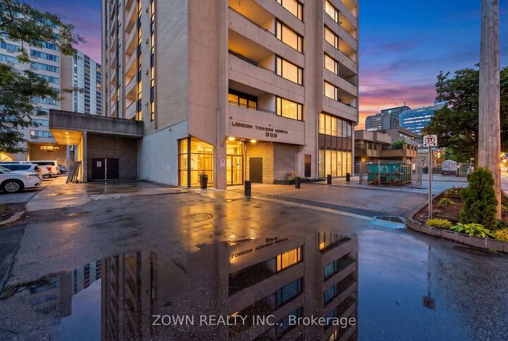 Property Photo:  389 Dundas Street 2205  ON N6B 3L5 