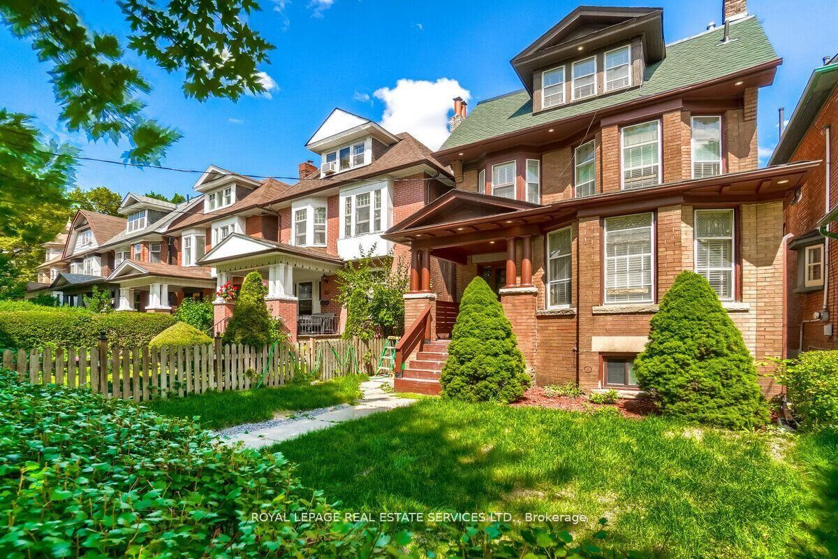 Property Photo: 31 Tyndall Avenue ON M6K 2E9