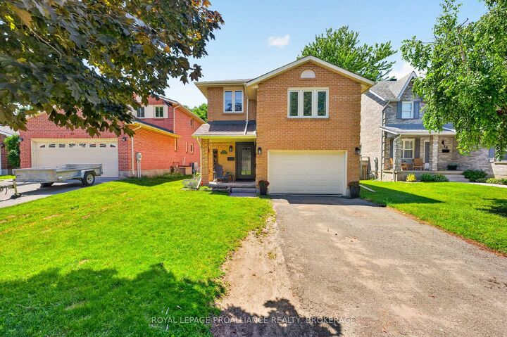 Property Photo: 24 Balmoral Court ON K7M 7T1