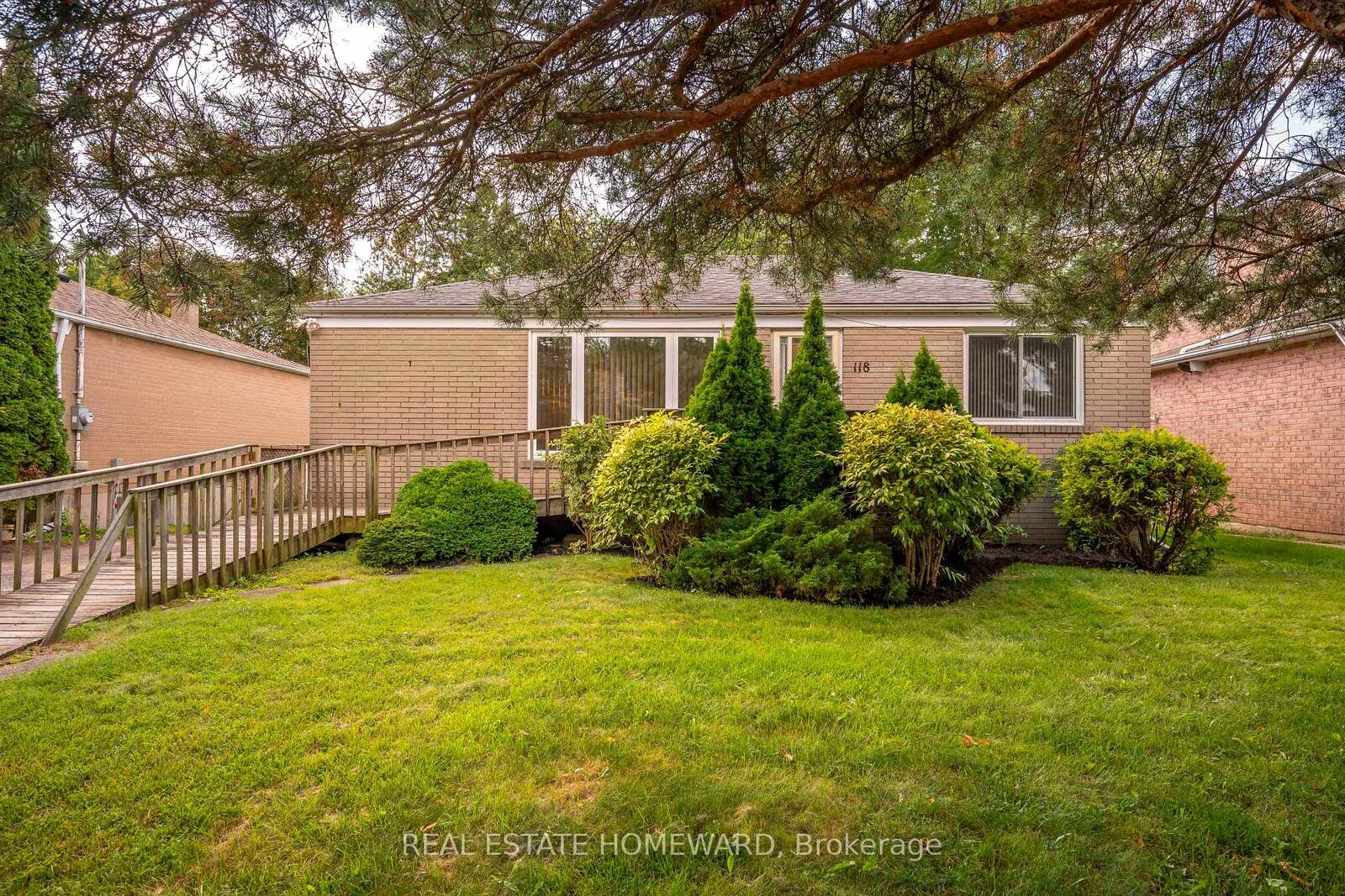 Property Photo: 118 Zaph Avenue ON M1C 1M8