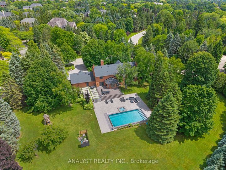 Property Photo: 20 Fenyrose Crescent ON L4L 7B3