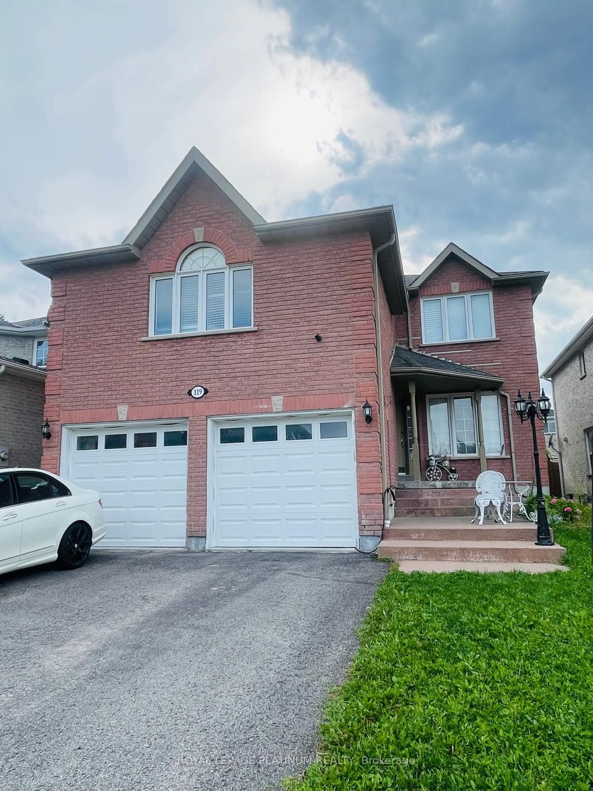 Property Photo: 119 Violet Street ON L4N 9M8