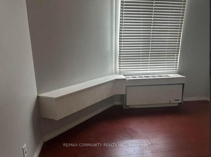 Property Photo: 41 Markbrook Lane 1609 ON M9V 5E6