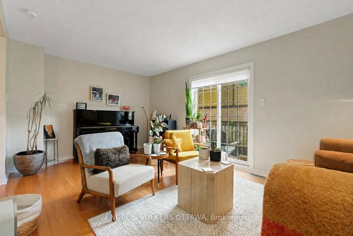 Property Photo:  381 Verdon Private  ON K1T 3A3 