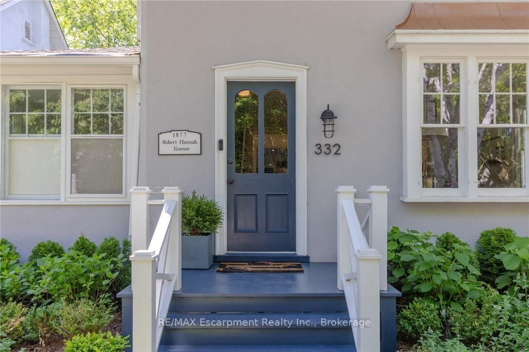 Property Photo: 332 Palmer Avenue ON L6J 1T3