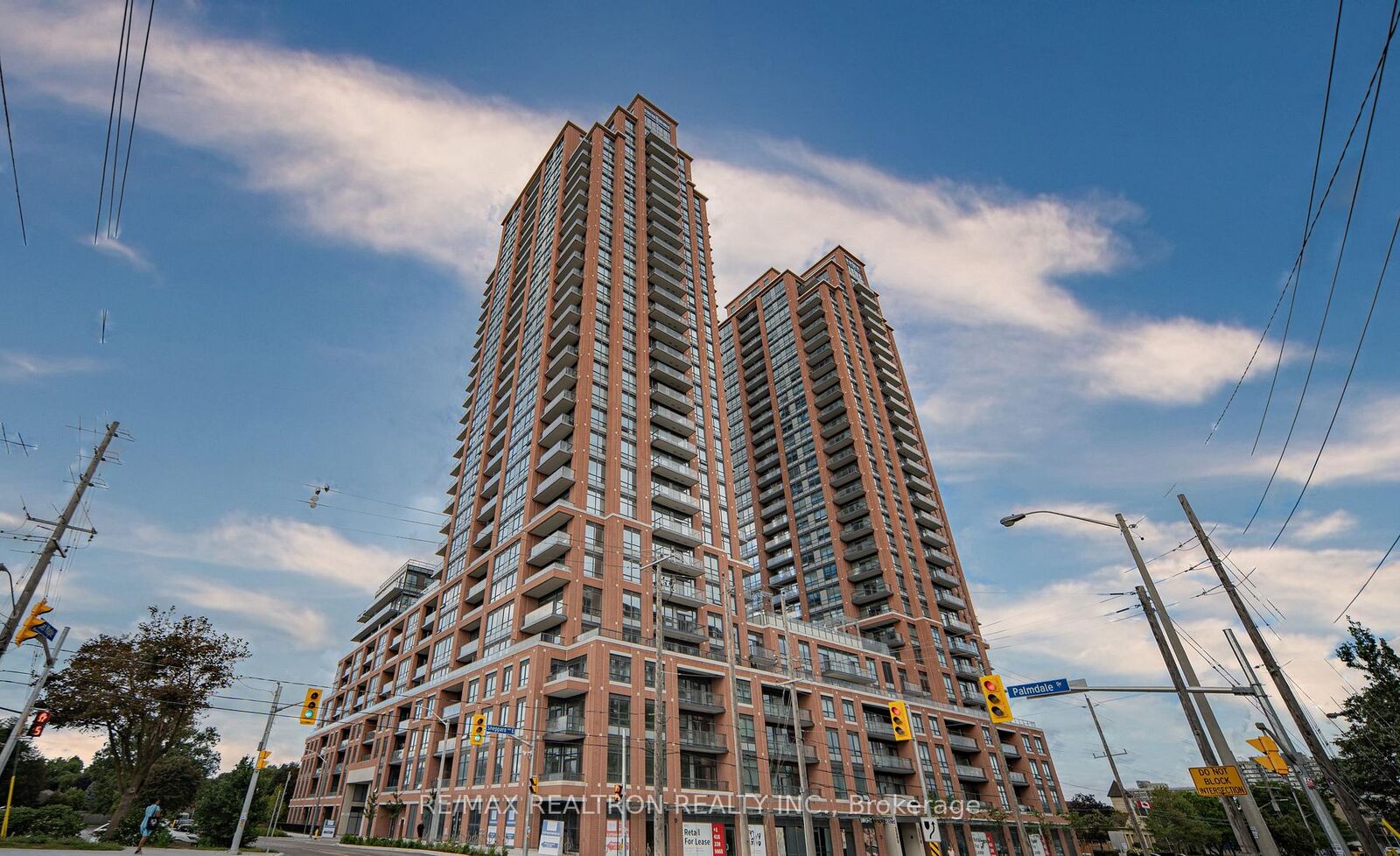Property Photo: 3260 Sheppard Avenue E 2203 ON M1T 3K3