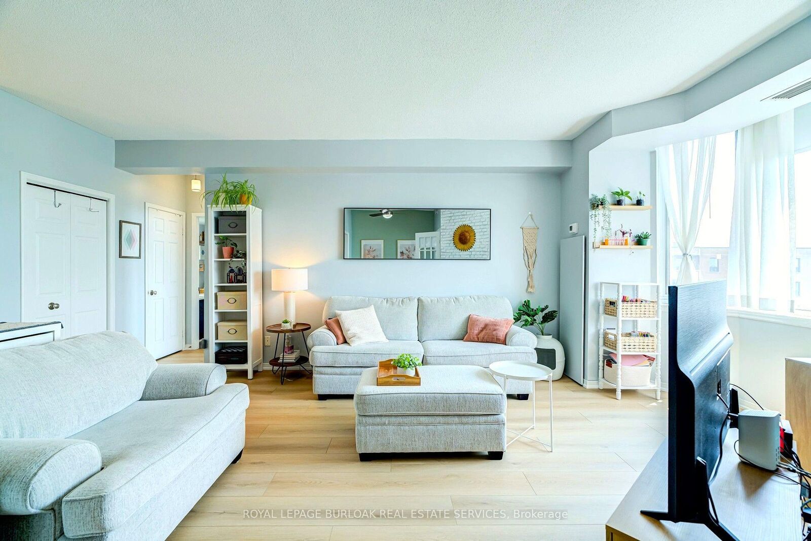 Property Photo:  200 Limeridge Road W 804  ON L9C 7M7 