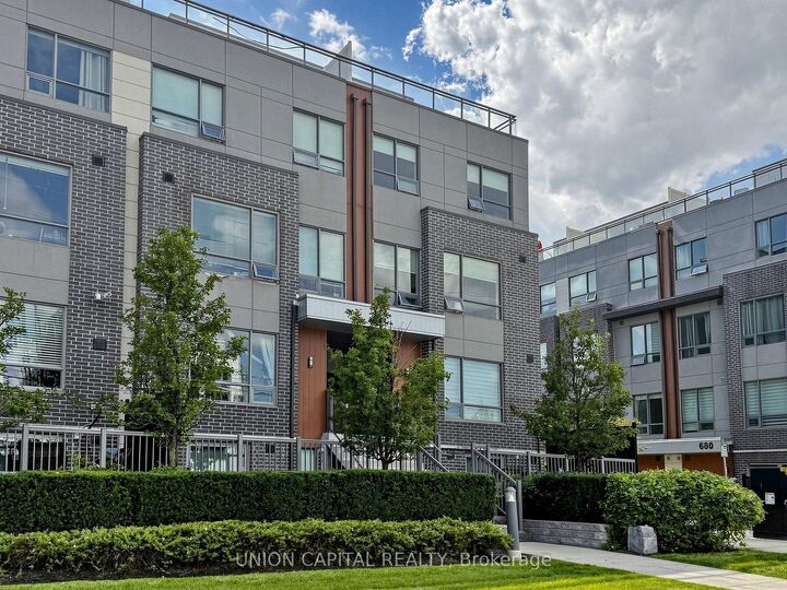 Property Photo: 1238 Cawthra Road 4 ON L5G 0B6