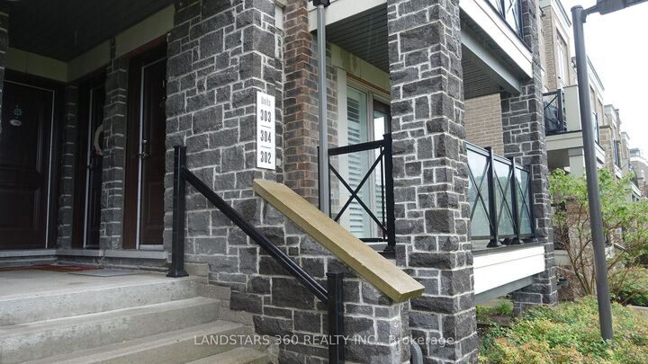 Property Photo:  20 Dunsheath Way 302  ON L6B 1N3 