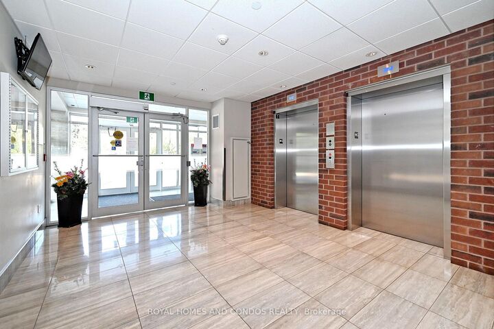Property Photo: 7768 Kennedy Road 203 ON L3R 5K1