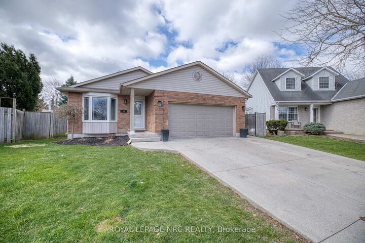 16 Leonard Drive — photo 1