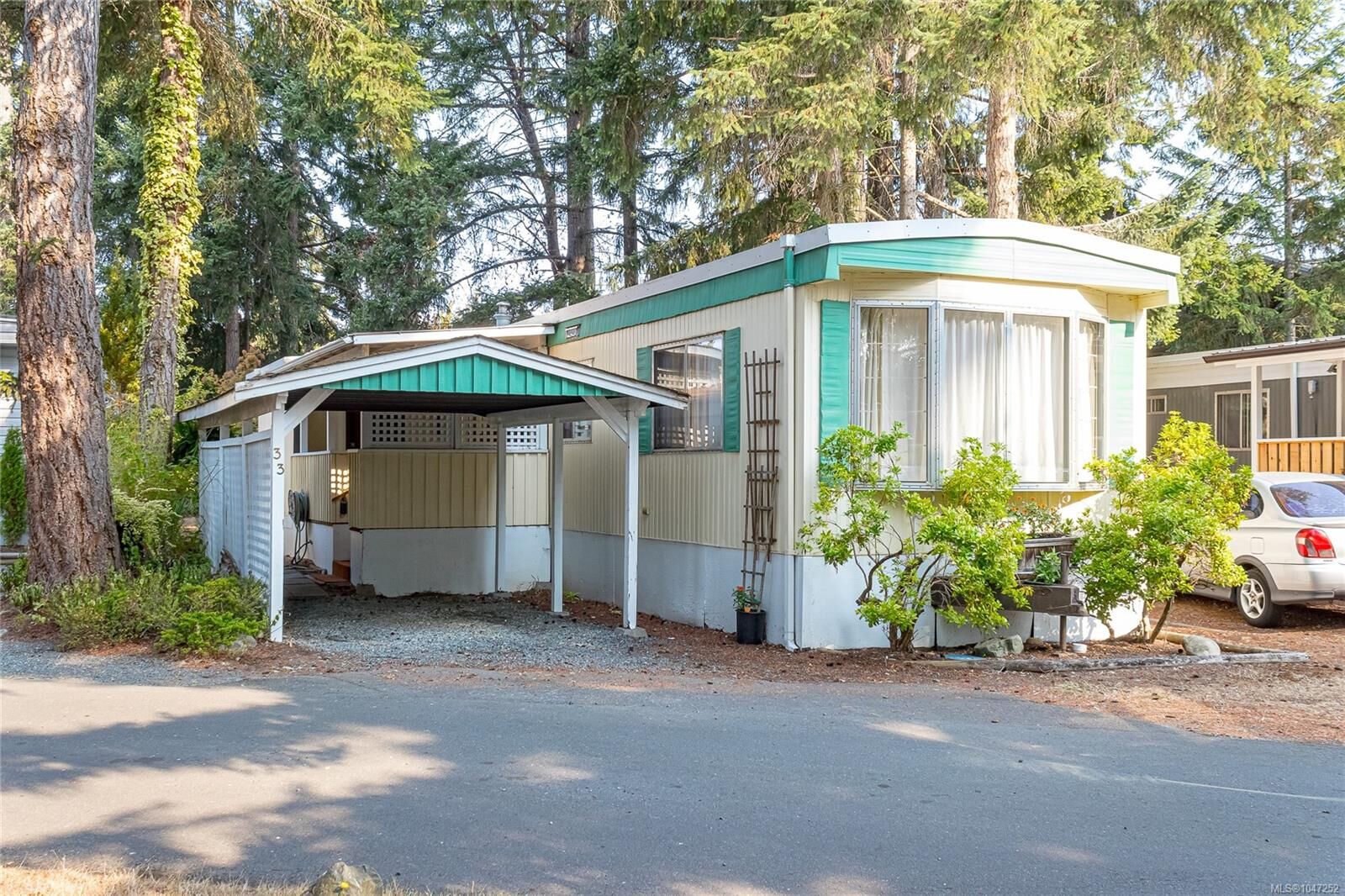 Property Photo:  1247 Arbutus Rd #33  BC V9P 1R3 