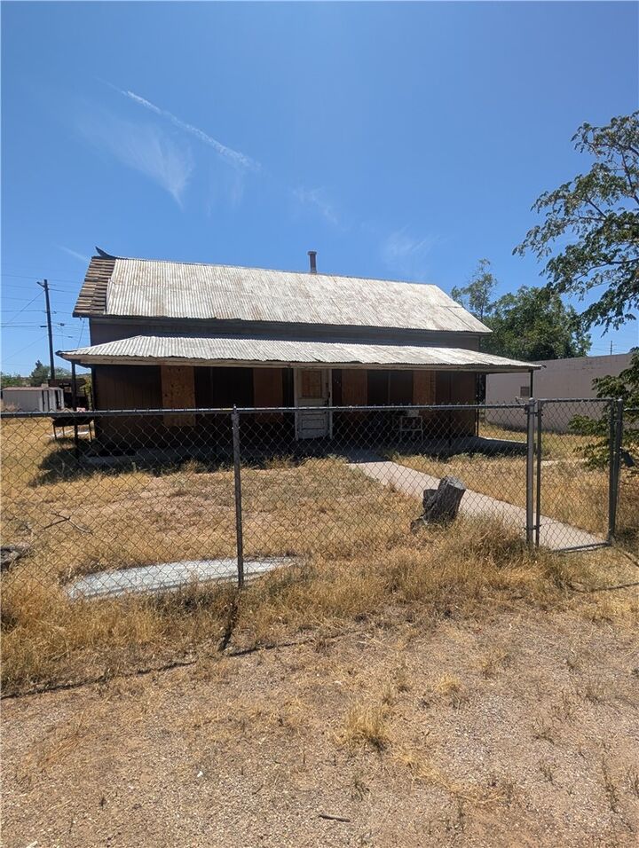 Property Photo: 542 Park Street AZ 86401