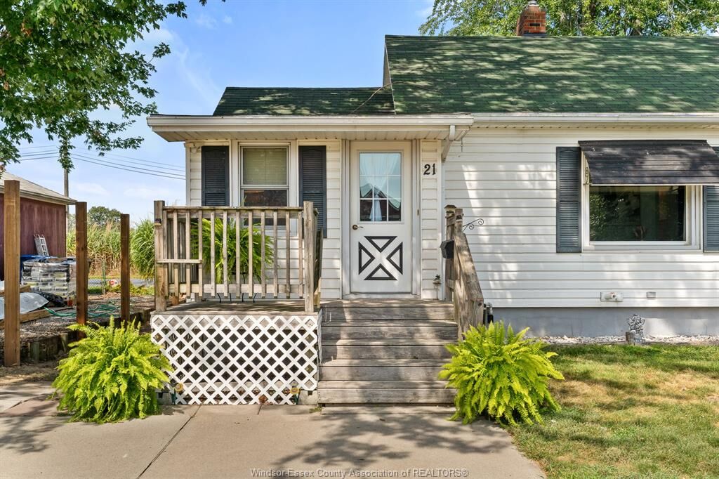 Property Photo: 21 Melrose Avenue ON N8H 2H9
