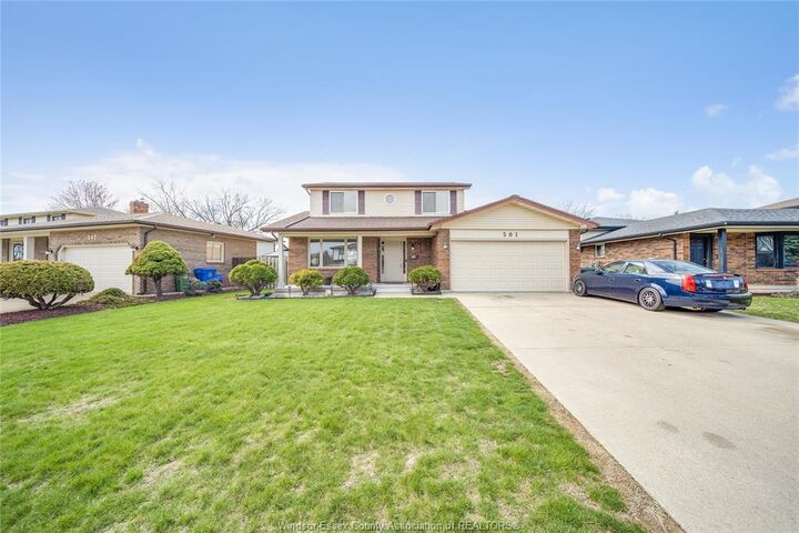 Property Photo: 501 Green Valley Drive ON N8N 4C2