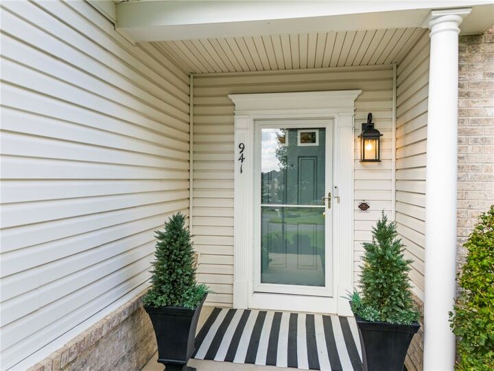 Property Photo:  941 Royal Crt  PA 15317 