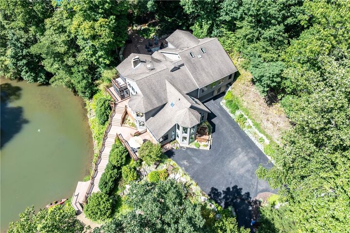 Property Photo: 207 Youngstown Ridge Rd PA 15658