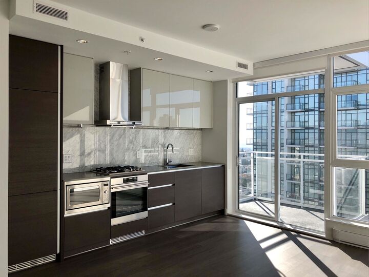 Property Photo:  4670 Assembly Way 2203  BC V5H 0H3 