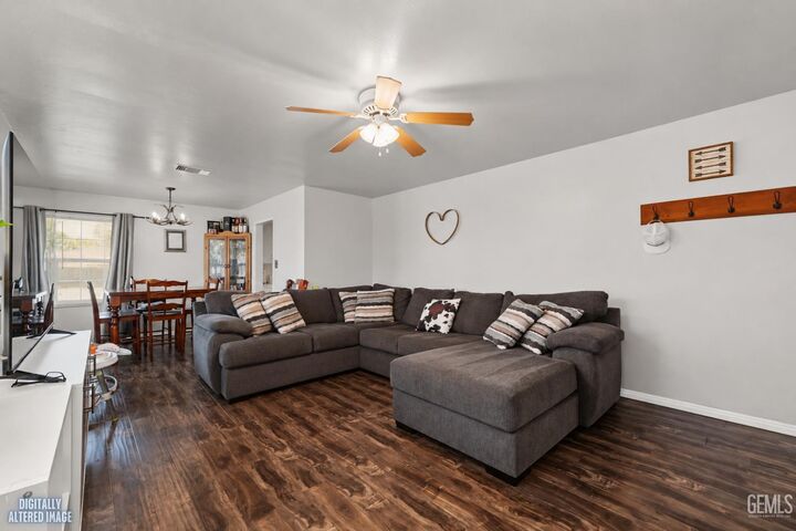 Property Photo:  2028 Esther Drive  CA 93308 