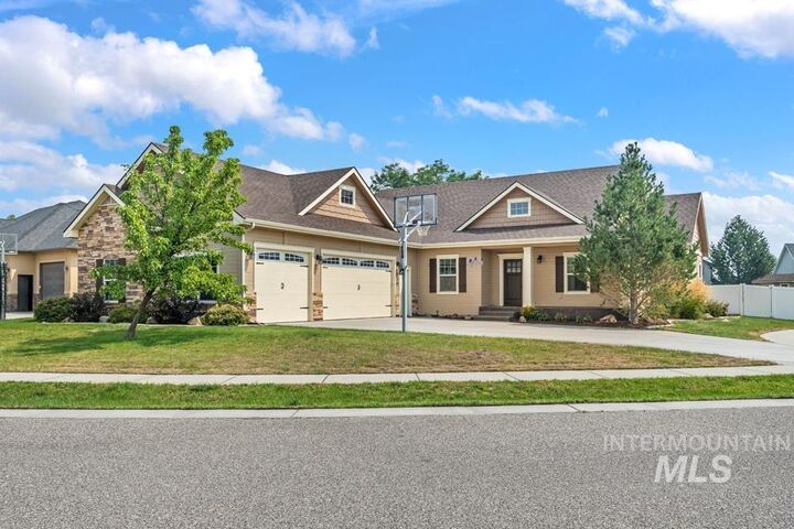 Property Photo:  530 Syringa Falls Ct  ID 83619 