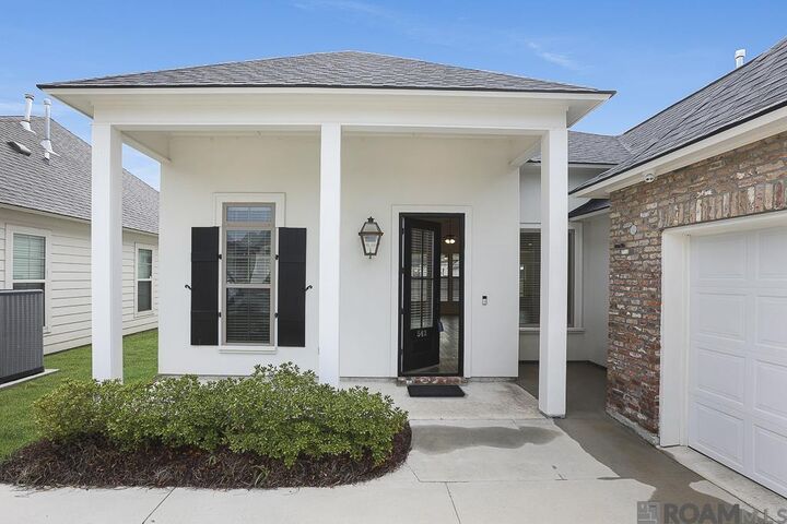 Property Photo: 543 Gadwell Dr LA 70810