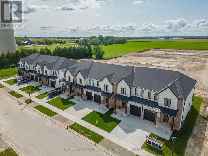 Property Photo:  147 Scotts Drive 11  ON N0M 2J0 