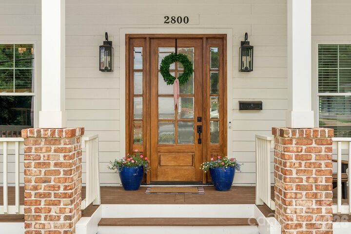 Property Photo:  2800 Hilliard Drive  NC 28205 