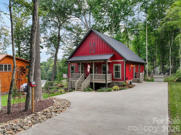 Property Photo:  545 Twinbrook Lane  NC 28751 