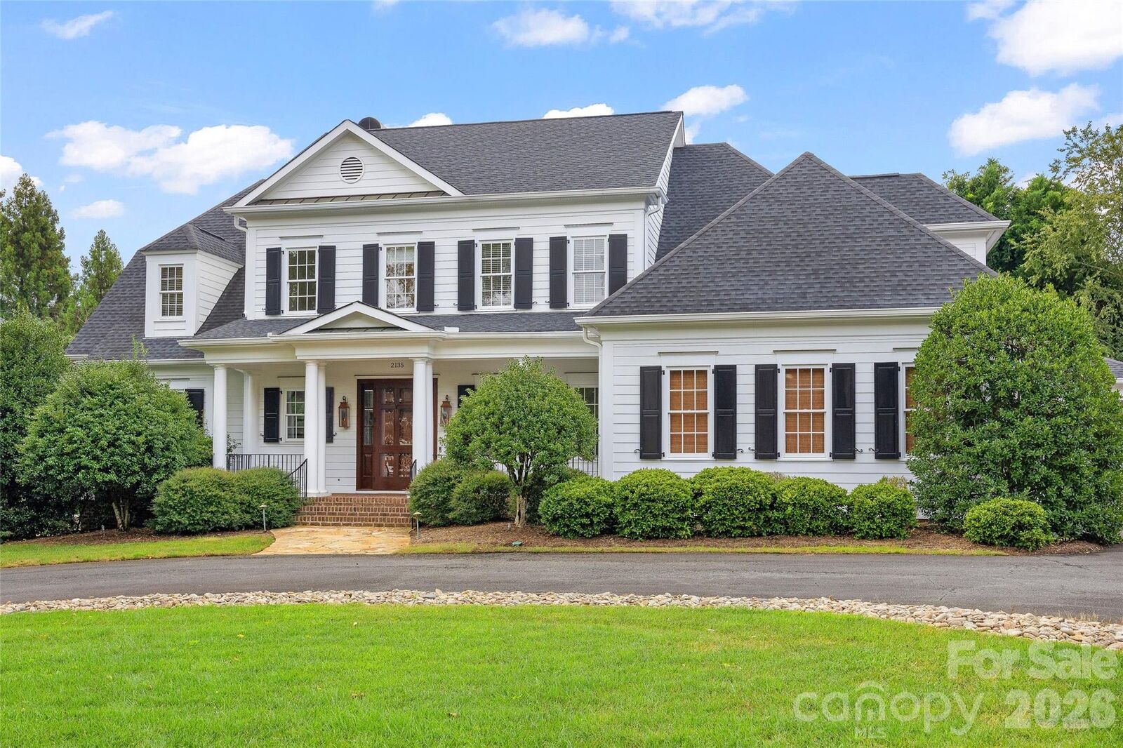 Property Photo: 2135 Sharon Avenue NC 28211