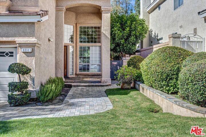 Property Photo: 6941 E Pinnacle Pointe CA 92869