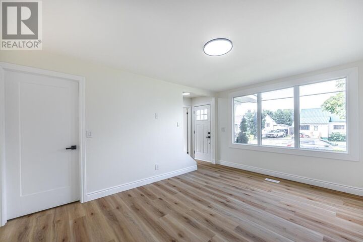 Property Photo: 348 First Ave ON P6C 4P1