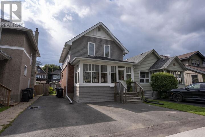 Property Photo:  423 Marks St S  ON P7E 1M4 