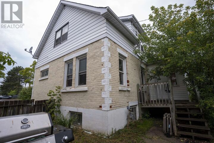 Property Photo:  308 Archibald St N  ON P7C 3Y4 